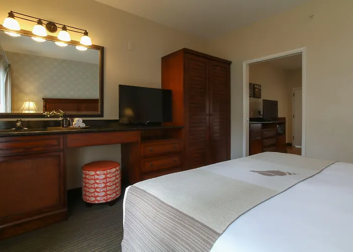 Oxford Suites Pismo Beach